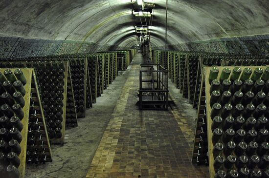 Завод шампанских вин "Абрау-Дюрсо"