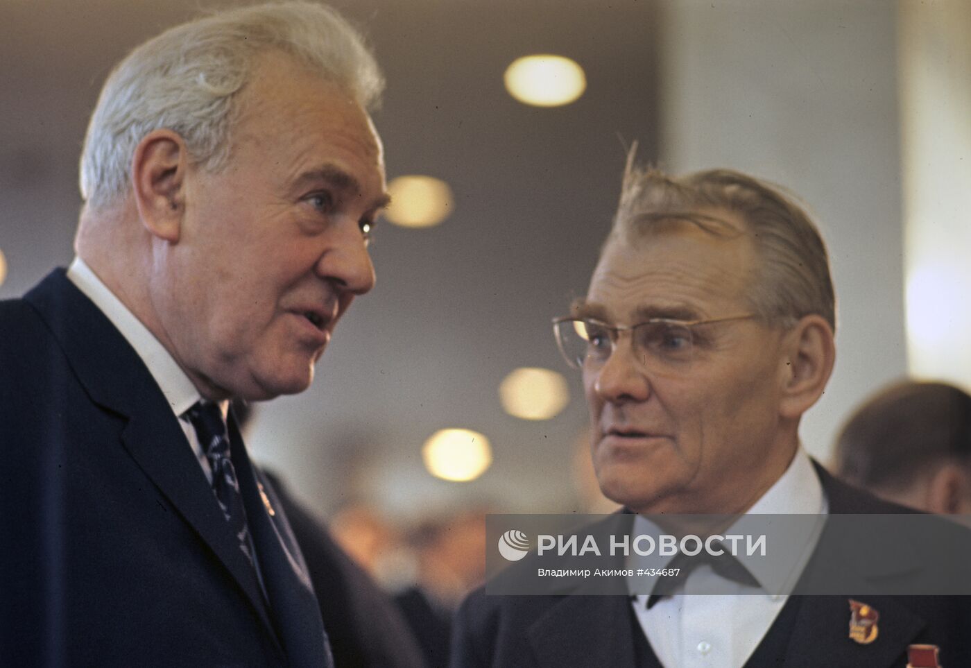 Евгений Вучетич и Михаил Царев