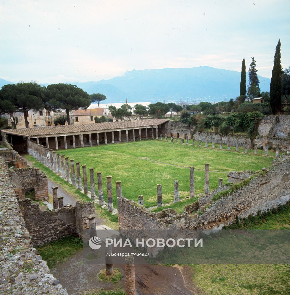Руины города Помпеи