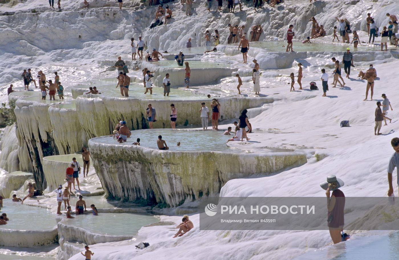 Купание в термальных источниках Памуккале