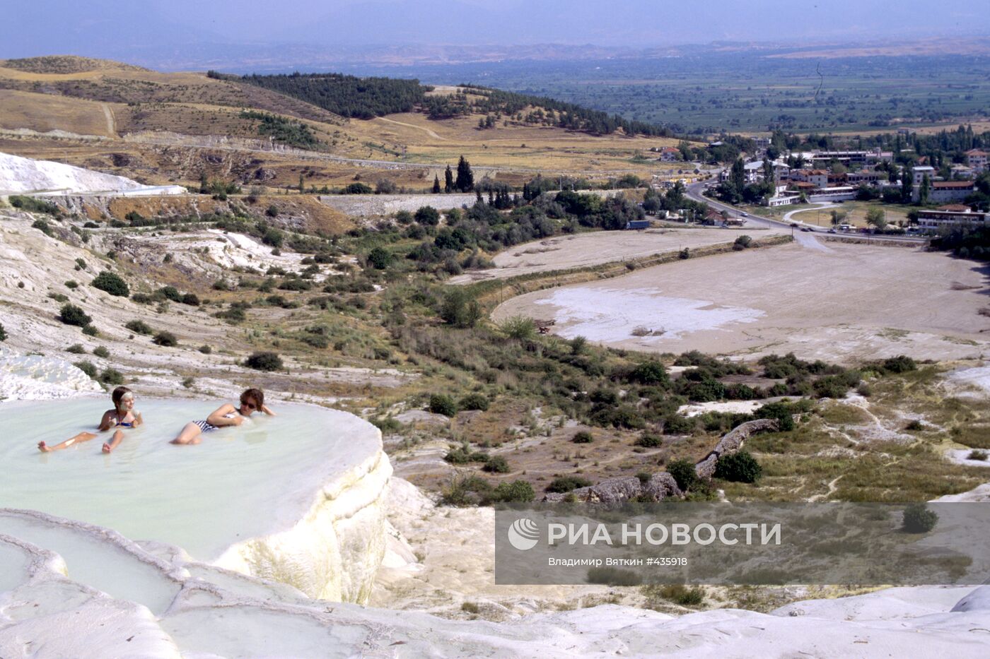 Купание в термальных источниках Памуккале