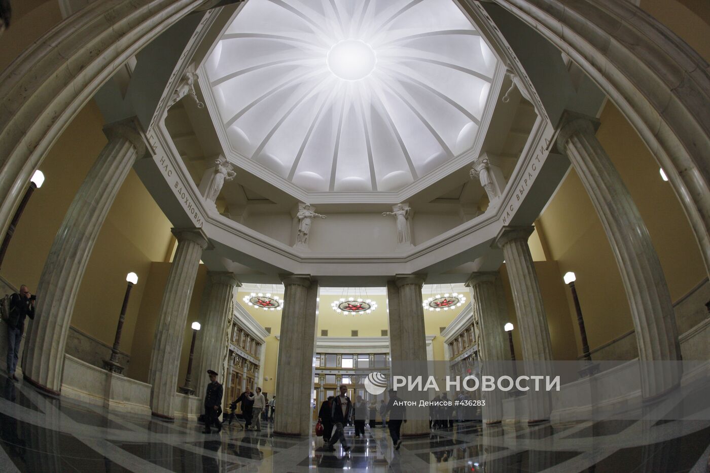 Открылся наземный вестибюль станции "Курская-кольцевая"