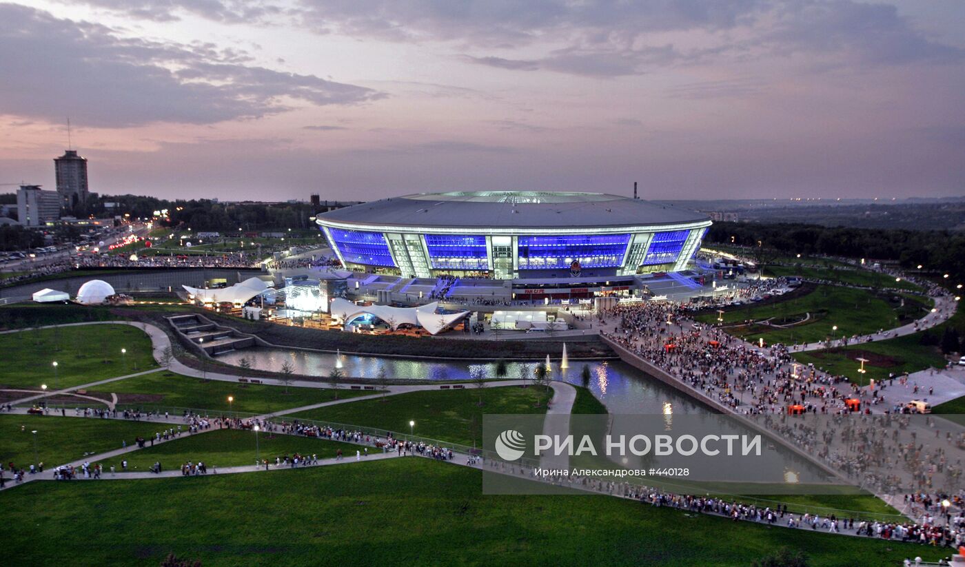 В Донецке открылся 50-тысячный стадион "Донбасс Арена"