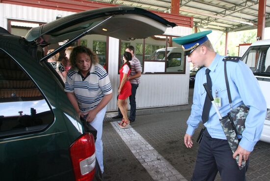 Работа отделения погранконтроля Мамоново-Автодорожное