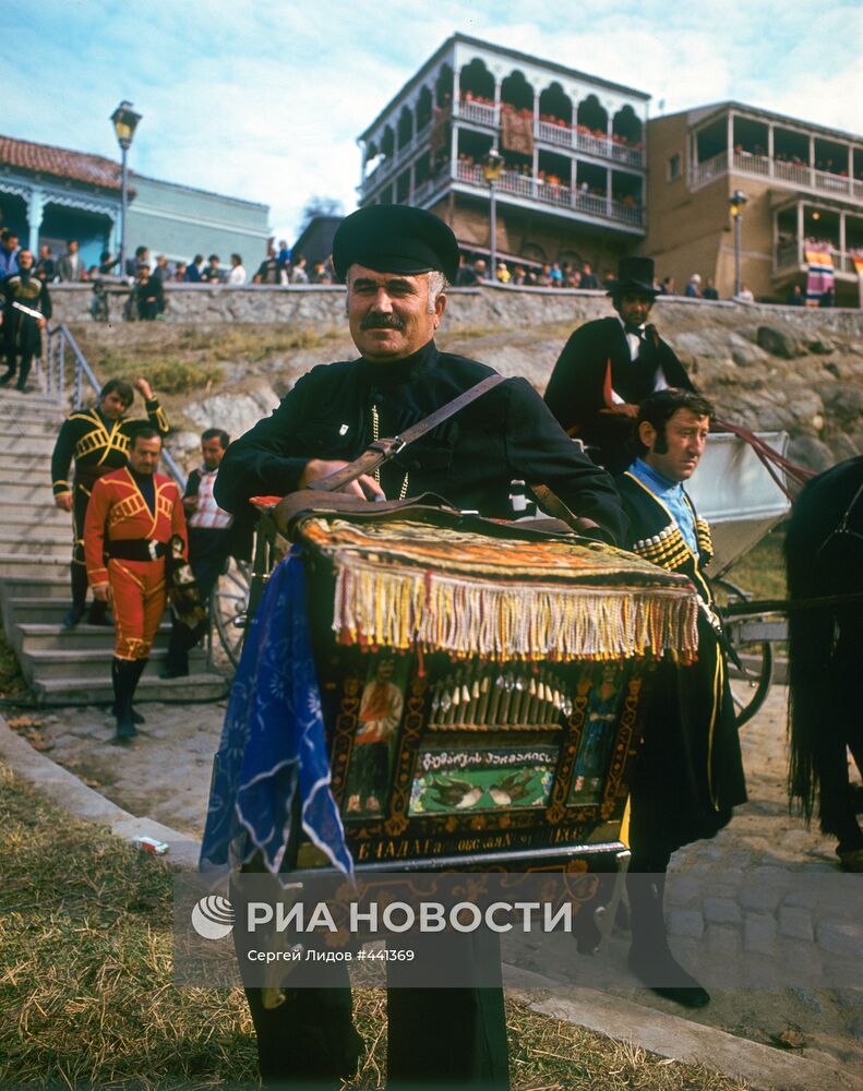 Музыкант на празднике "Тбилисоба"