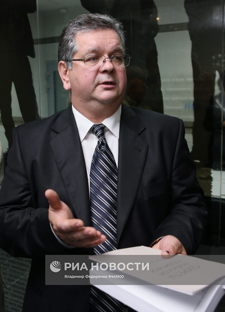 Руководитель пресс-бюро СВР России Сергей Иванов