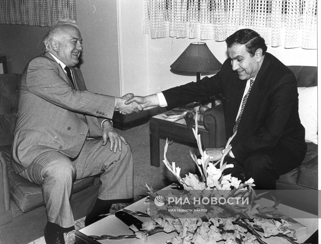 Президенты Грузии Эдуард Шеварднадзе и Армении Л.Тер-Петросян