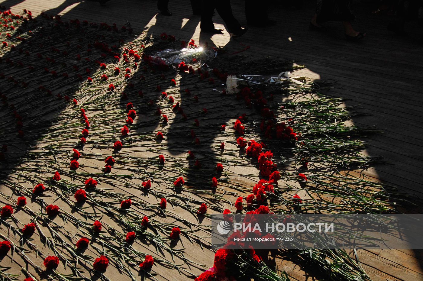 Траурные мероприятия в школе № 1 в Беслане