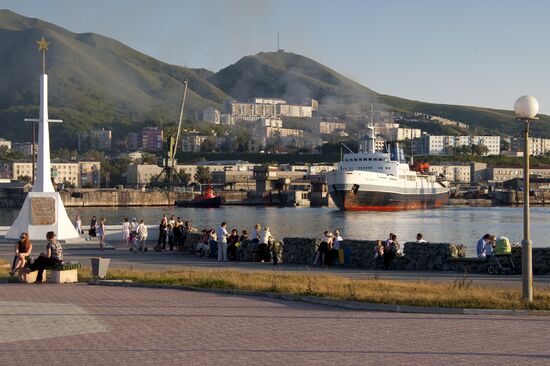 Паром перевозит грузы между Сахалином и Хабаровским краем