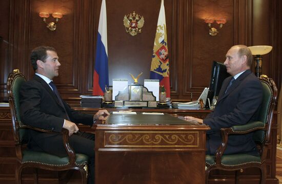 Д.Медведев провел встречу с В.Путиным