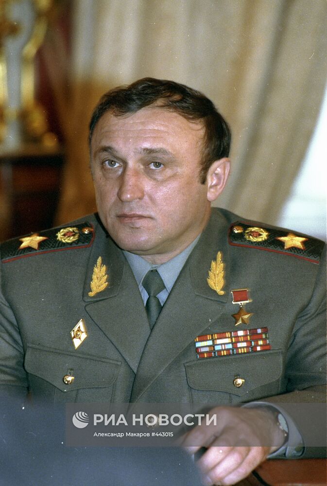 Павел Грачев