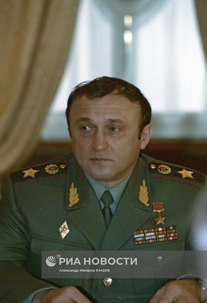 Павел Грачев