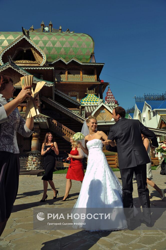 Регистрация брака в ЗАГСе на территории Измайловского Кремля