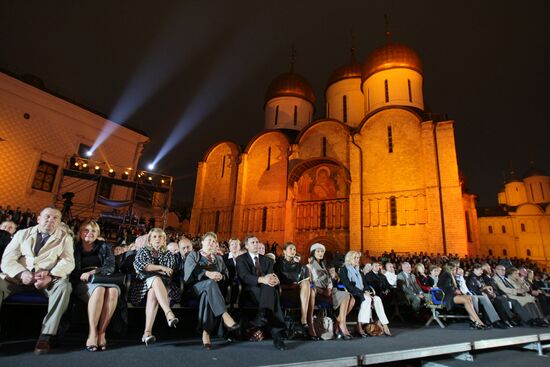 Концерт "Великие голоса России" на Соборной площади Кремля