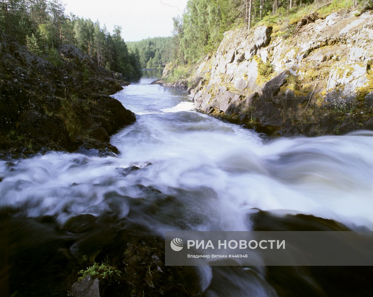 У водопада Кивач