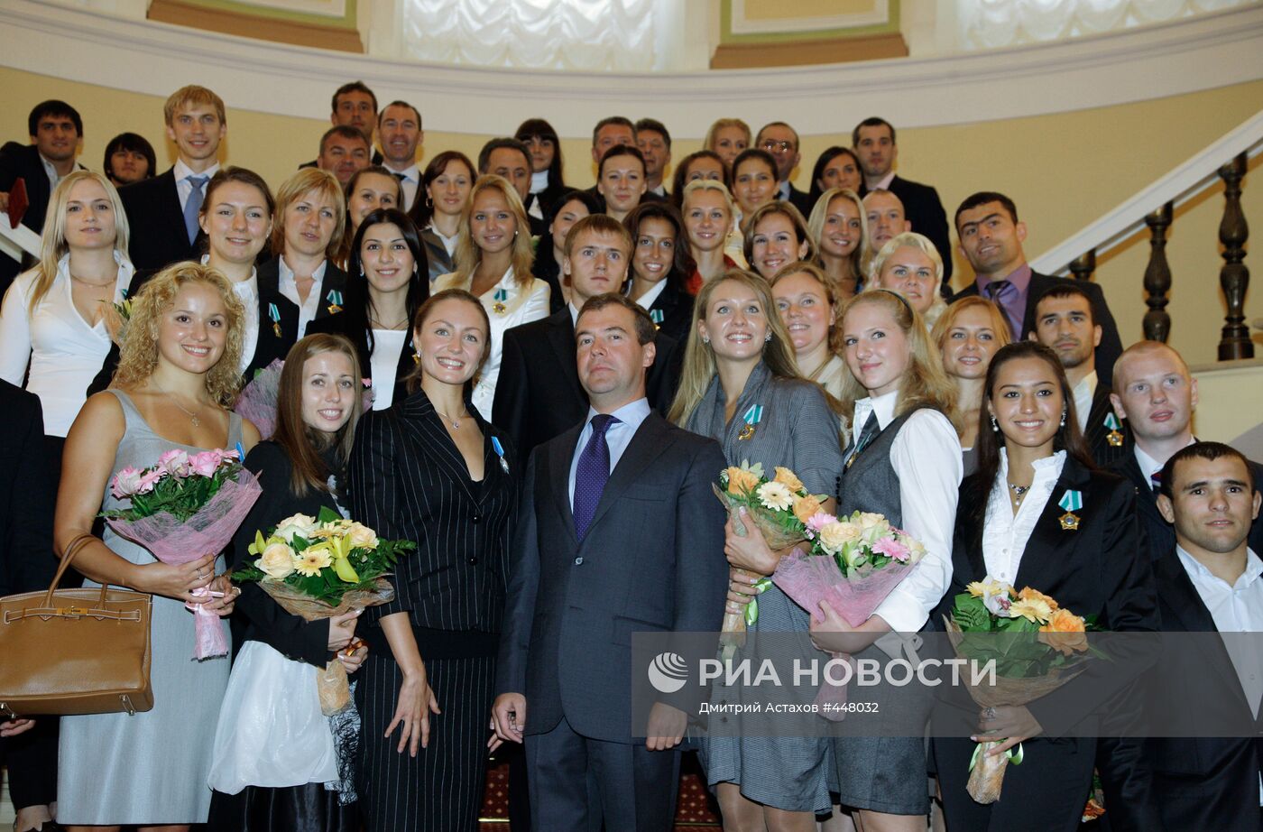 В Кремле президент РФ вручил награды победителям Олимпиады-2008