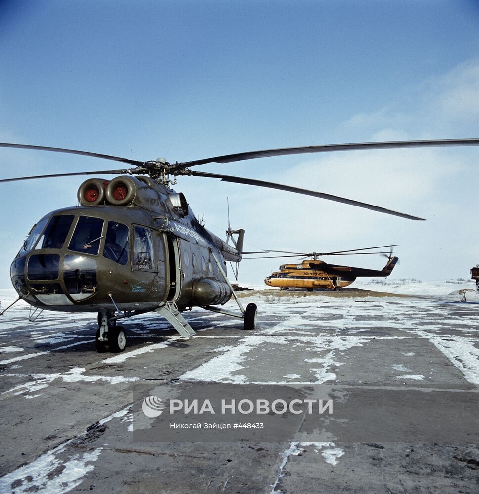 Вертолеты "МИ-6" и "МИ-8"