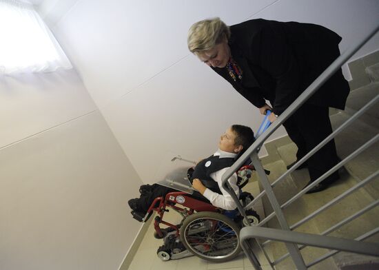 Ступенькоход для инвалидов установлен в московской школе