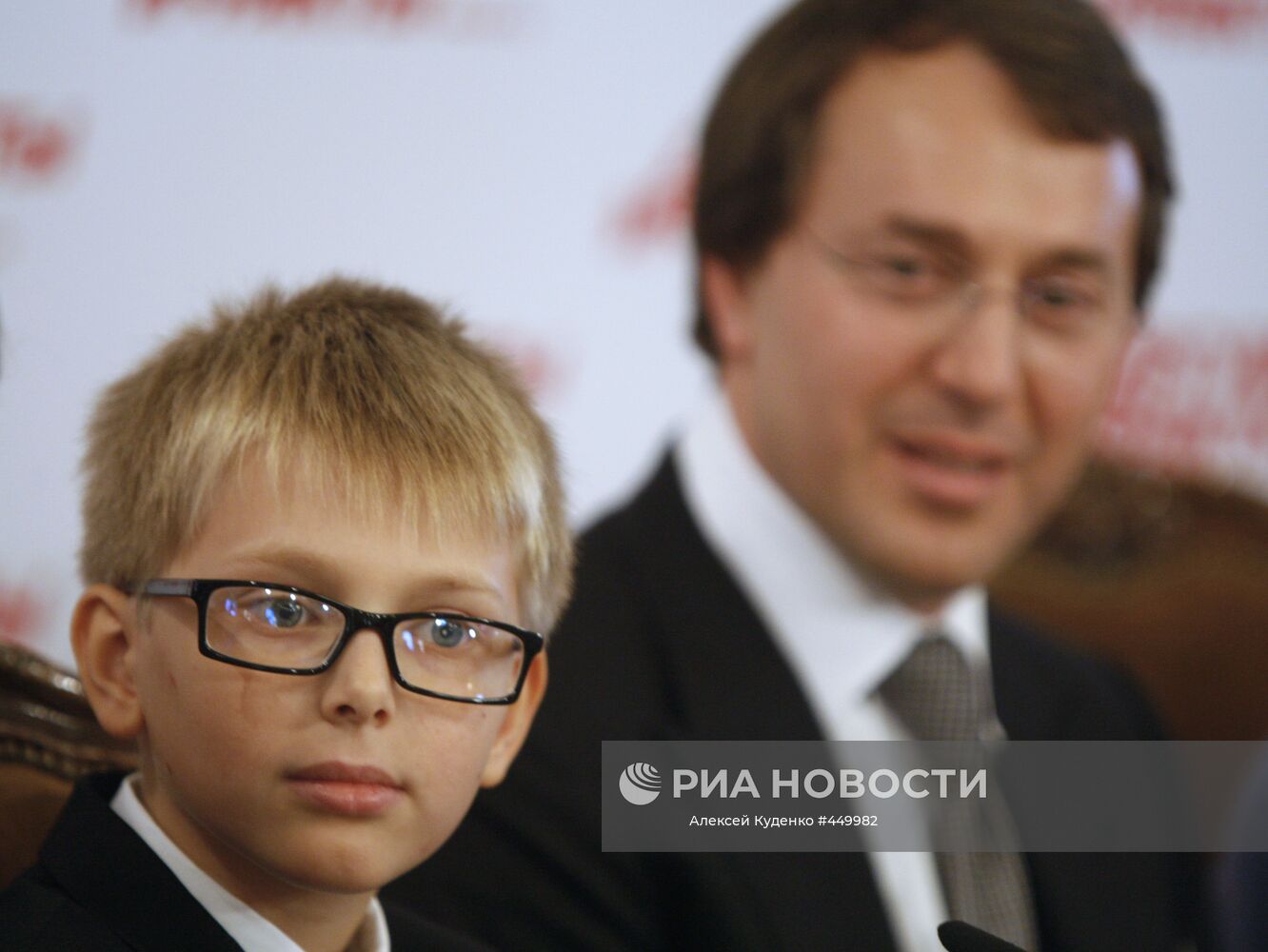 Последние новости дени байсарова. Руслан Байсаров и Дени. Дени Байсарова Руслана. Руслан Байсаров и Дени Байсаров. Руслан Байсаров с сыном Дени.