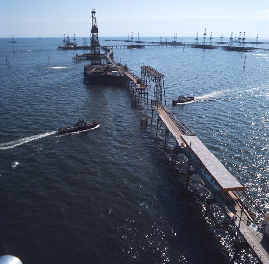 Эстакада морского нефтепромысла им. Серебровского