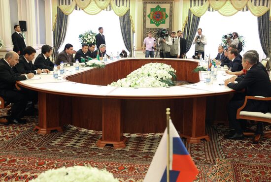 Визит президента РФ Д. Медведева в Туркмению