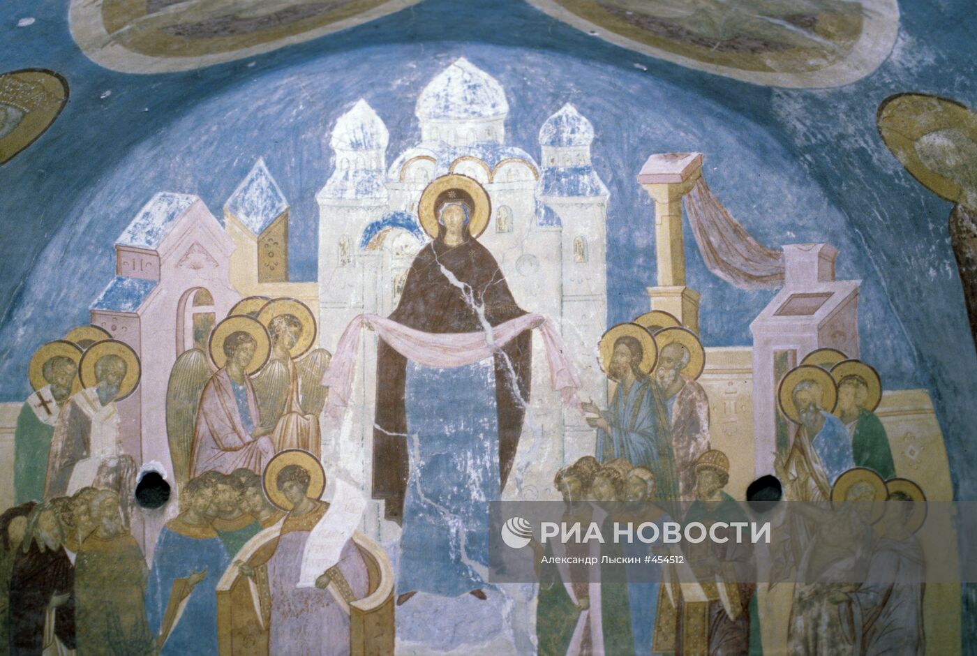 Фреска иконописца Дионисия "Покров Богоматери"