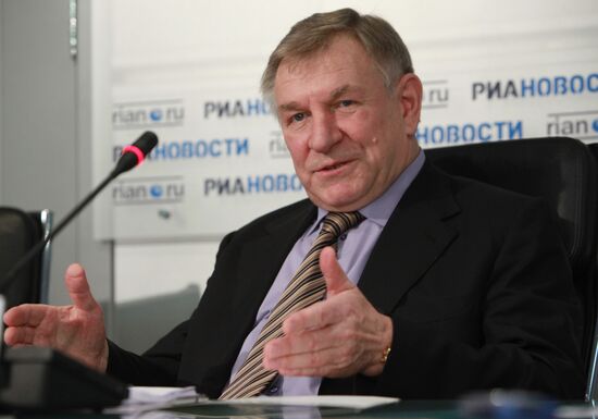 Борис Фомин на пресс-конференции в агентстве РИА Новости