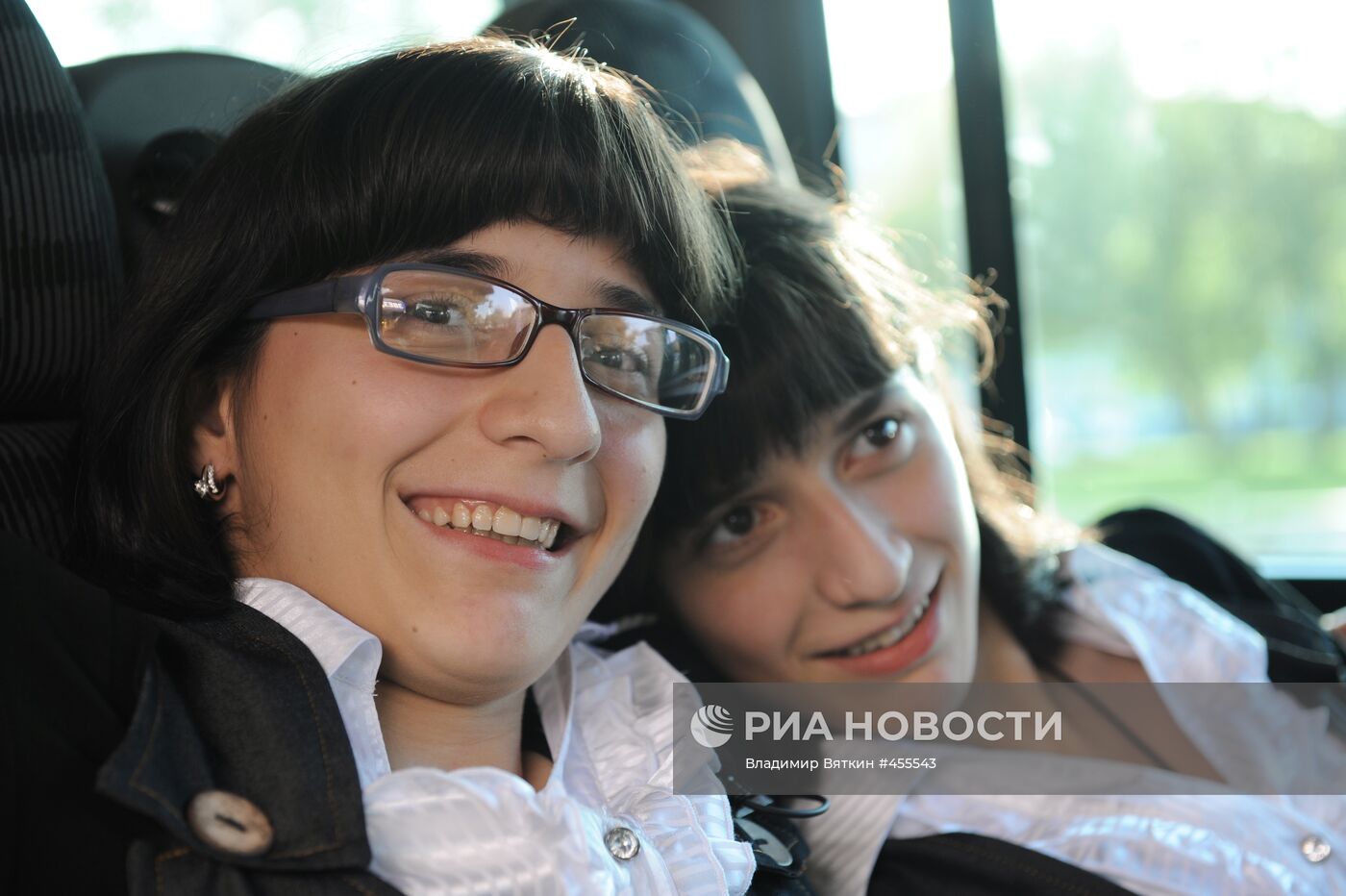 Сиамские близнецы Зита и Гита Резахановы в Москве