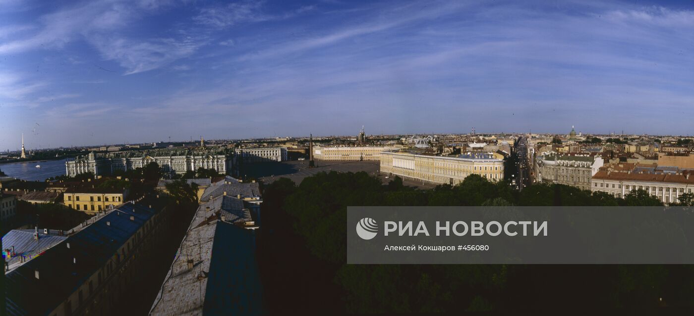 Вид сверху на центр Санкт-Петербурга