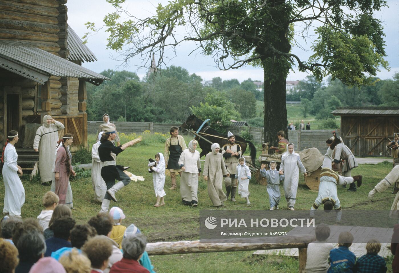 Сцена из спектакля "Великое княжение"