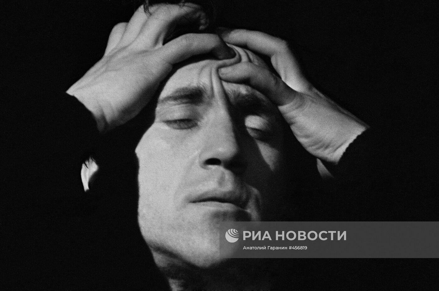 Артист Театра на Таганке Владимир Высоцкий