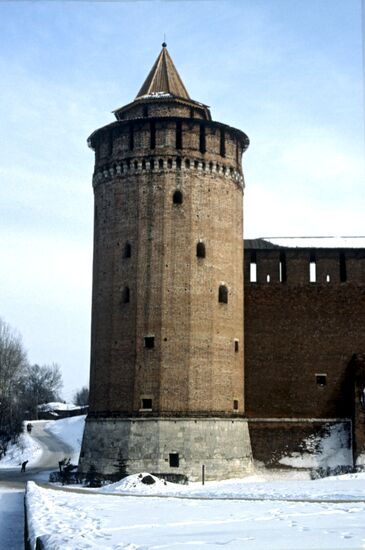 Коломенская (Маринкина) башня