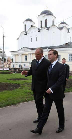 Поездка Д. Медведева в Великий Новгород