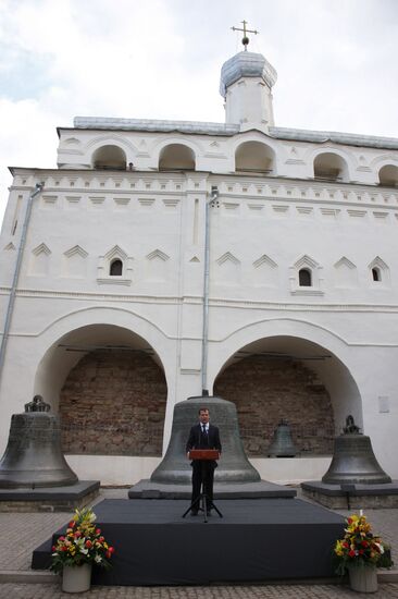 Д.Медведев. Освящение колокола Софийского собора в Новгороде