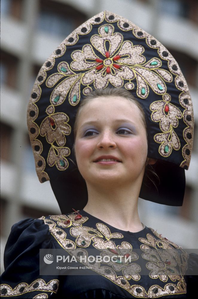 Участница народного праздника