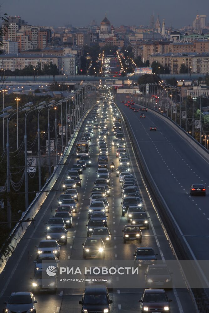 Комсомольский проспект в Москве