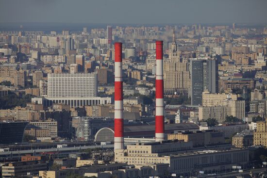 Вид на Москву с верхнего этажа МГУ