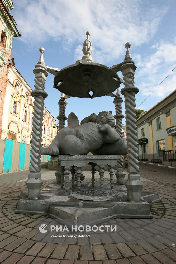 Скульптура Кота Казанского в Казани
