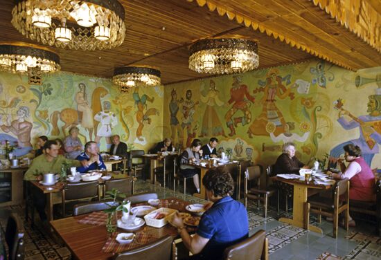 Заводская столовая