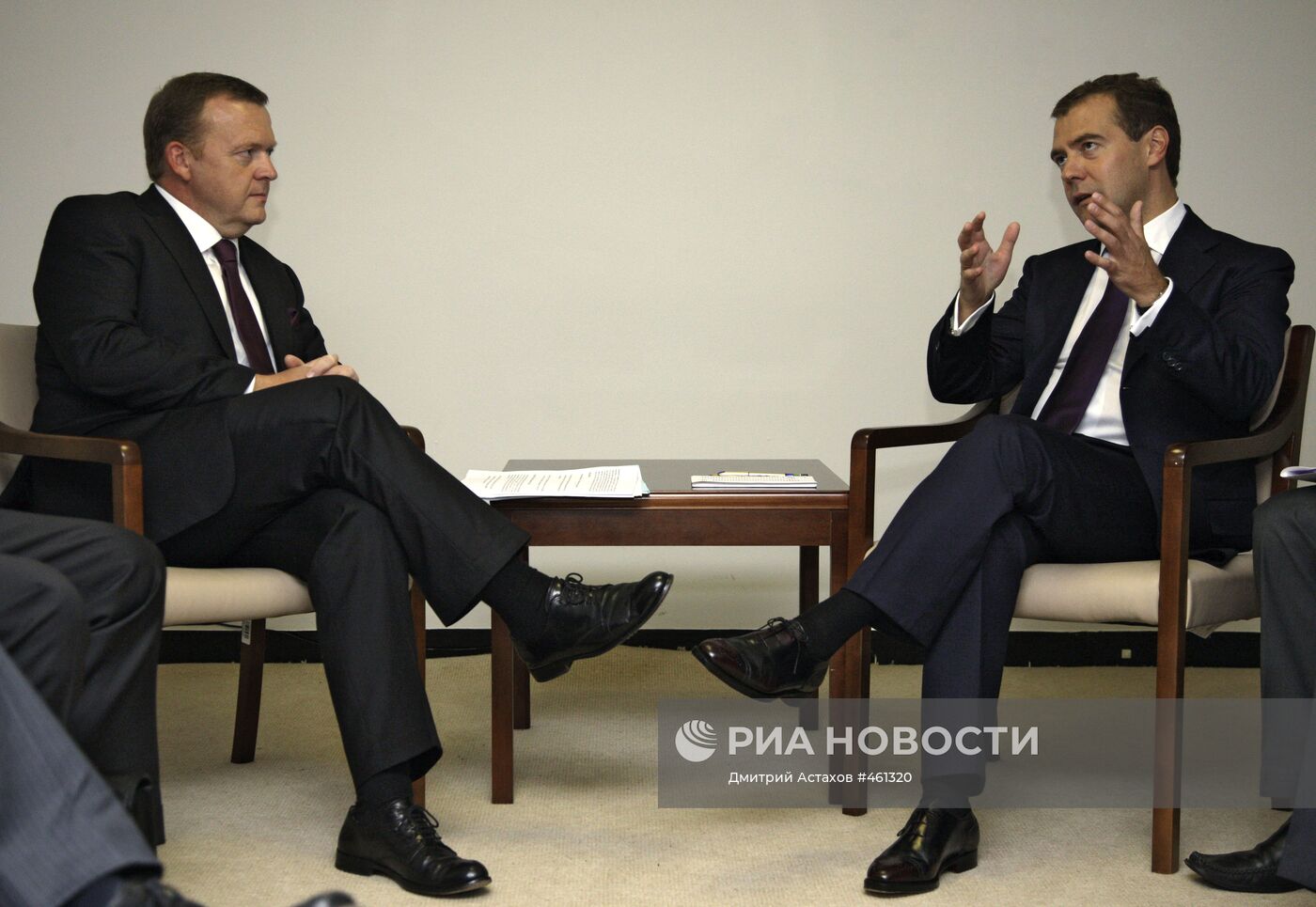 Д.Медведев провел встречу с Л.Расмуссеном