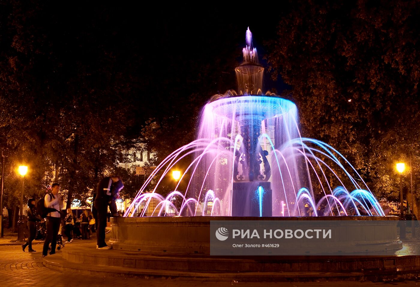 Фонтан на площади Минина и Пожарского в Нижнем Новгороде