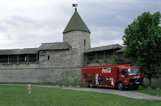 Территория Псковского кремля