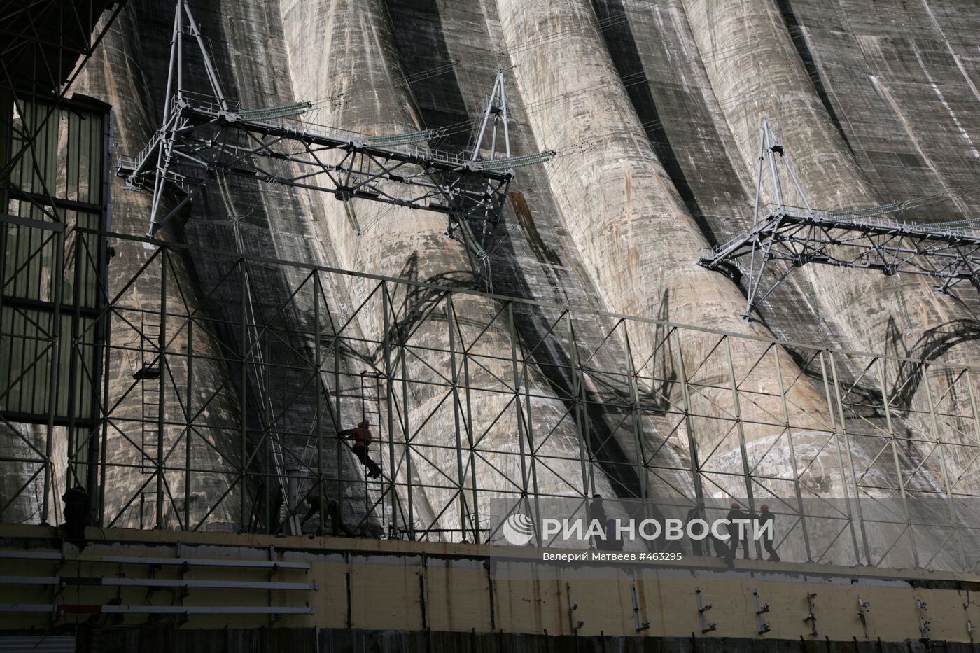 Идут восстановительные работы на Саяно-Шушенской ГЭС
