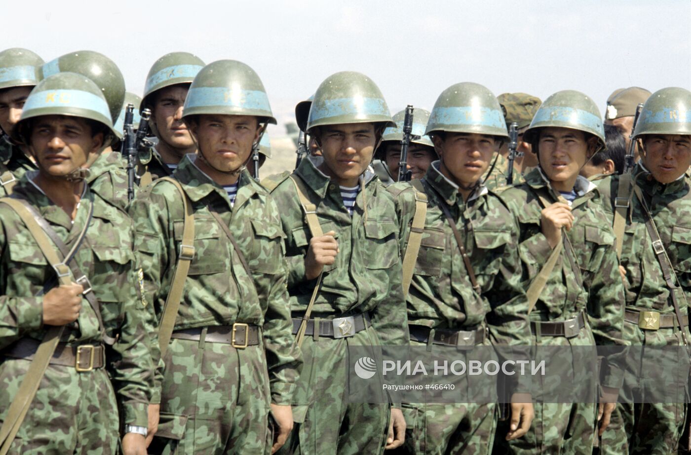 Солдаты таджикской армии