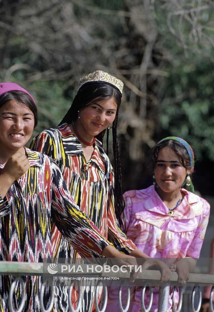Девушки-таджички