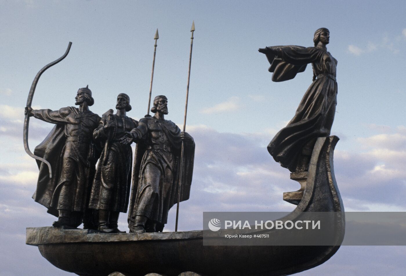 Памятник основателям Киева