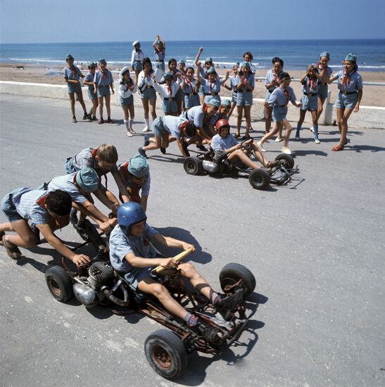 Соревнования на картингах в лагере "Орленок"