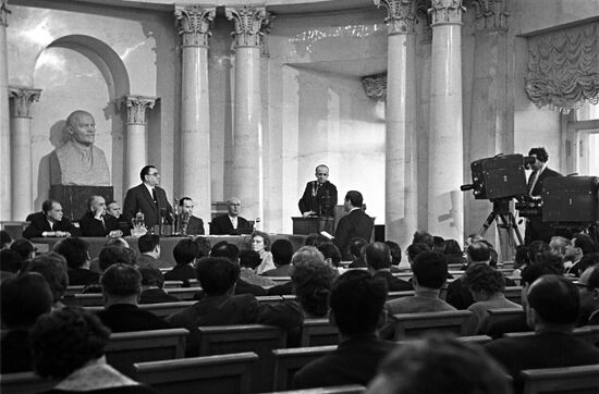 На пресс-конференции