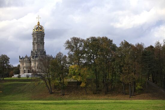 Храм Знамения Пресвятой Богородицы в Дубровицах