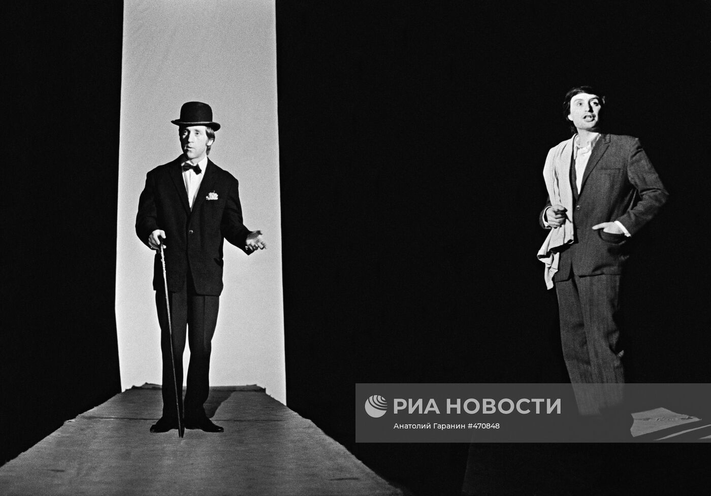 Спектакль "Павшие и живые" в постановке режиссера Юрия Любимова